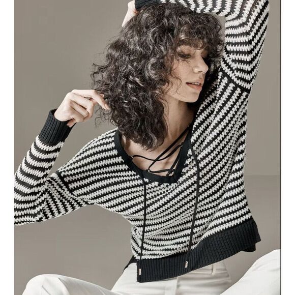 White House‎ Black Market Knit Sweater Womens Medium Striped Lace Up Front Top - Picture 1 of 13